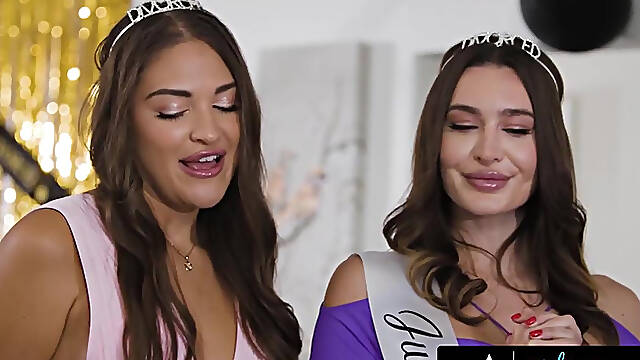 GIRLSWAY - Gizelle Blanco & Ella Reese Throw Divorce Bash! FOURSOME With Lily LaBeau & Jewel Diamant