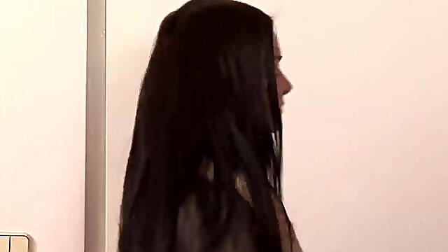 Bandit fucks two teens in hot threesomeok0jd