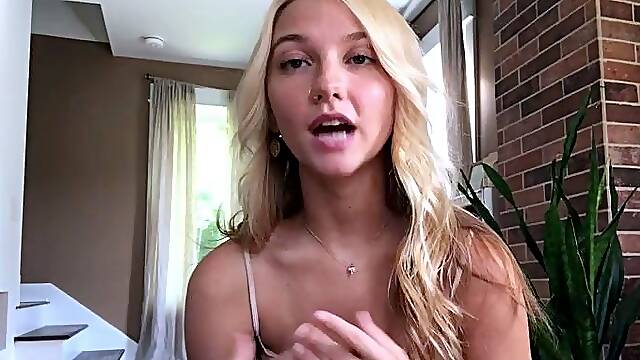 Amateur blonde babe masturbates on cam