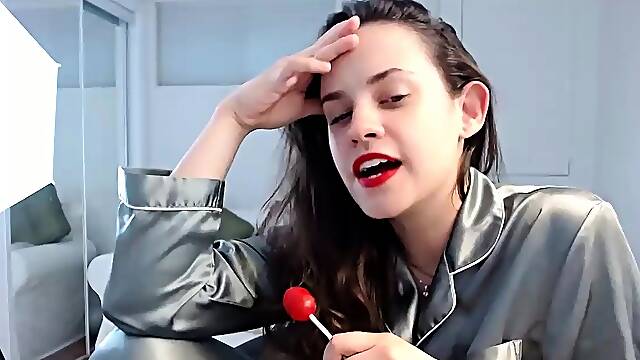 Brunette Solo Webcam Masturbation