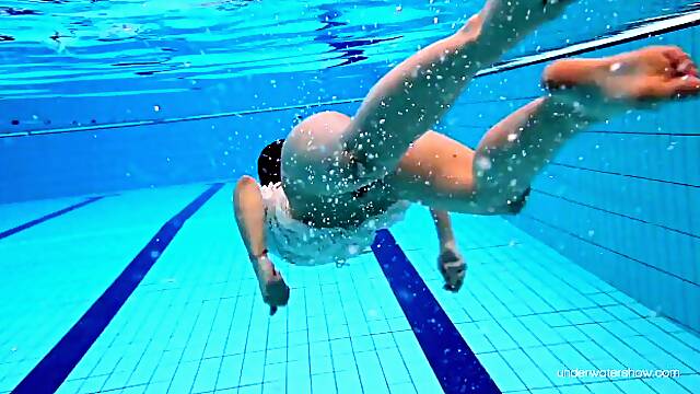 Underwater babe scene with sinful Katy from Underwater Show