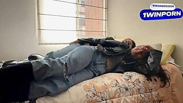 Two slutty lesbians fuck in leather jackets and boots.