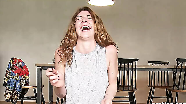 5 Sexy Babes Take Turns on Sybian and Finger each other