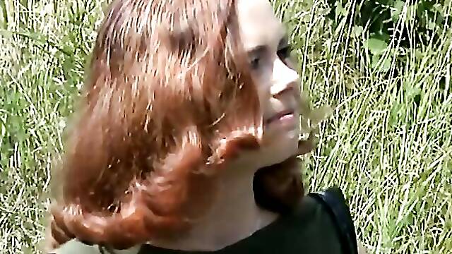 Well-proportioned lovebirds street scene