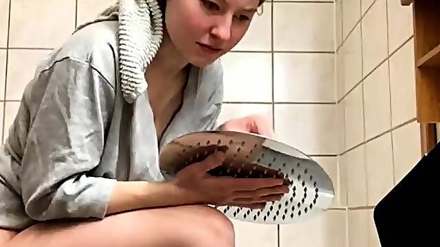 Amateur super hot brunette masturbating 3 mp4