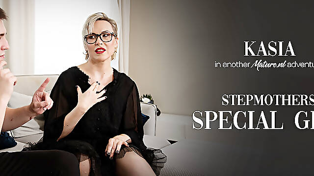 Hot Blonde Czech Nympho Milf Kasia Has A Very Hardcore Gift For Her Strapping Stepson