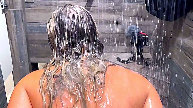 Gorgeous brunette babe fucked hardcore in the bathroom