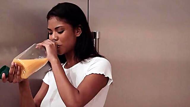 Nubian lesbian fingering and seducing curvy MILF: Babe, Massage Kissing Porn