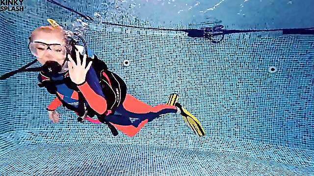 Lucy Laurens Underwater Lesbian Scuba Instructor POV Pussy Fuck Seduction