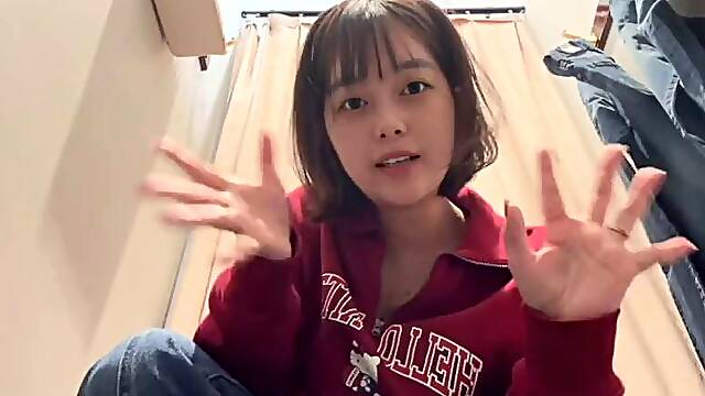 Masturbation in the changing room I almost got caught masturbating to the person who was changing clothes next to me