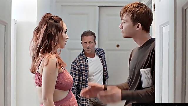 Pregnant Jessie Clark Receives Creampie from Older Guy George Uhl