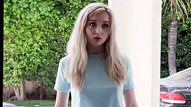 Lexi Lores Small-Tits Teen Cunt