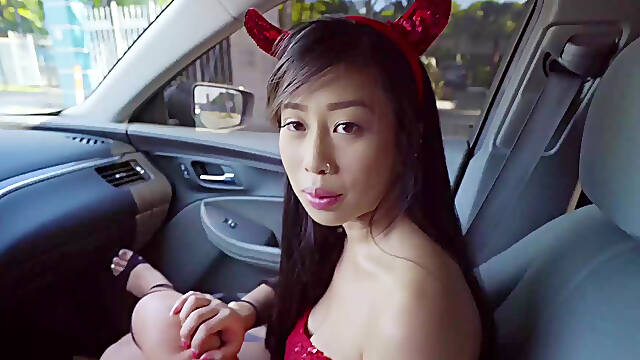 Asian Jade Kush does handhob & bj & has outdoor sex with a stranger