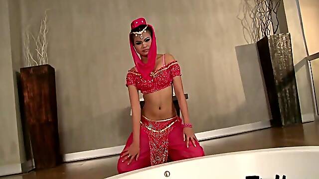 European Backpacker Face Fucking The Oriental Hooker