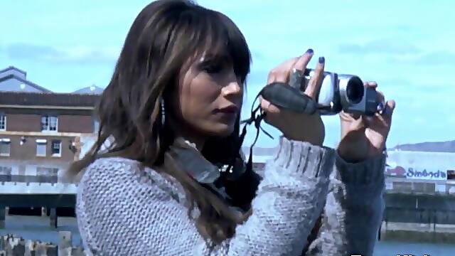 Yasmin Lee Entices Cop For Naughty Put handcuffs on Intercourse And Gets Enormous Facial cumshot Jizz flow