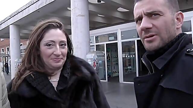 Amateur Milf Agrees To Have Trio Intercourse