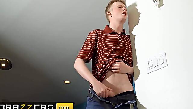 Hot - Jimmy Meets His Gf Chloe Temples Stepmom Cherie Deville & Soon After They Get A 3some