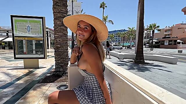 Sideboob Top And A Shirt - Agatha Vega