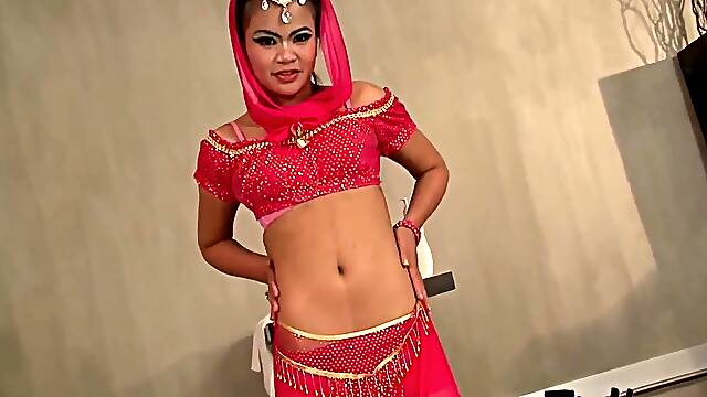 European Backpacker Face Fucking The Oriental Hooker