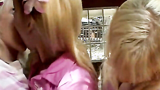 Milton Twins Threesome Lesbian