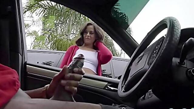 Public Handjob from Hot Chick After Flashing