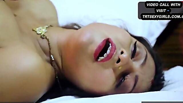 Indulge in an Indian aunts wild nightly thrill with raw passion