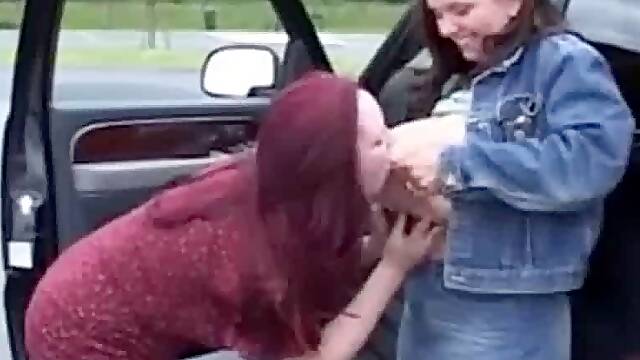 Milenas große natürliche deutsche Titten beim Laktieren