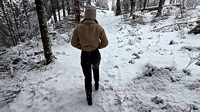 Lilie se fait prendre a la neige