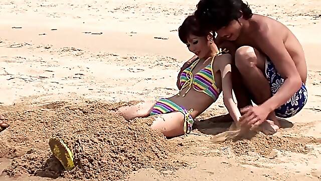 18 y.o. skinny Japanese girl gets fucked on the beach
