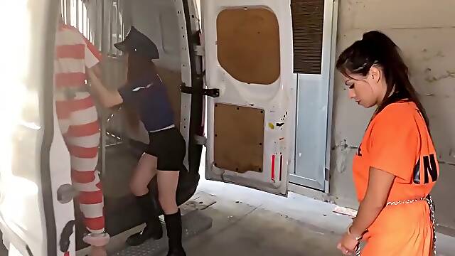 Female Inmate Escape From Prison Van