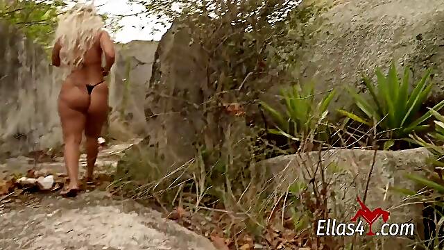 On An Island Doing 2 - Wanessa Boyer