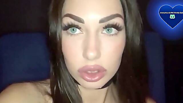 Big Lips Slut Sucks In a Car