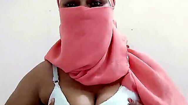 Indian bangla hijabi mslim beautiful girl self fucking video.