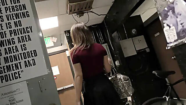 Gloryhole: Through the Wall Fucks with Jojo and Friends