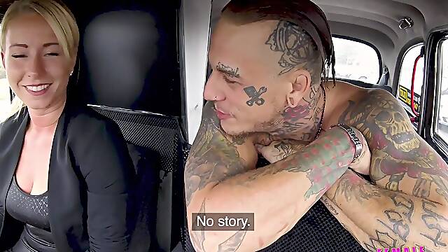 Licky Lexs Wild Tattooed Passion in Taxi