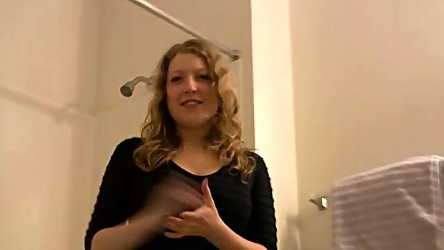 Busty blonde shows off her sexy body in amateur solo clip