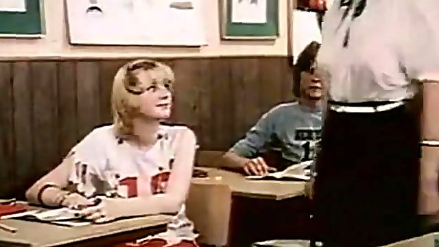 Lehrer zeigt ihre Schüler über Sex (Ficken Lektion)