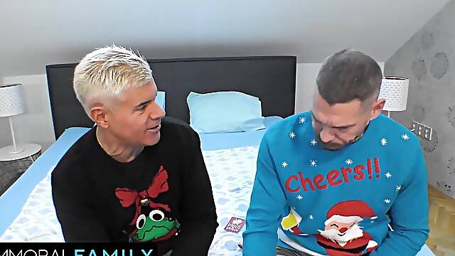 Card Games Turns Ino Taboo Anal Creampie 3some For Squirt Machine Maddy Ebony On Christmas Eve - Vicious Family 4k