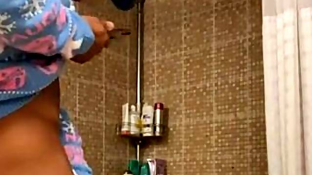 Ricky having a Bath Trio at a Abode Party