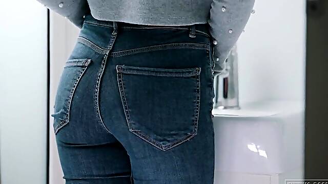 FITTING-ROOM Neverseen SQUIRTING episode with marvelous Eve Ravishing wearing hose