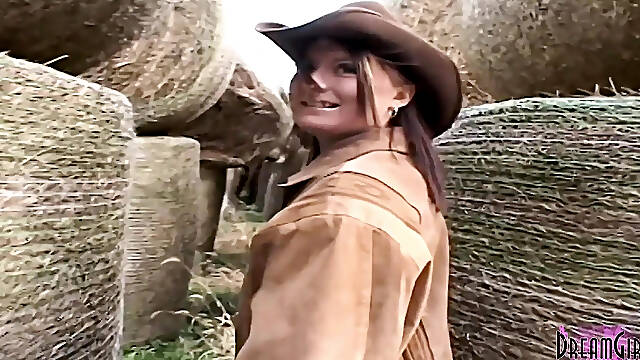 Cwogirl gets exposed in the centre of a farm