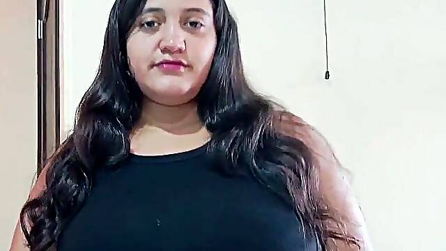 Hotty abandoned by her boyfriend has sex with a stranger after that guy helps her without shame