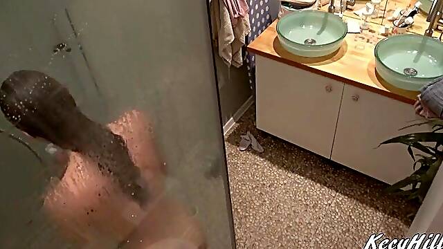 Breasty Kecy in the shower