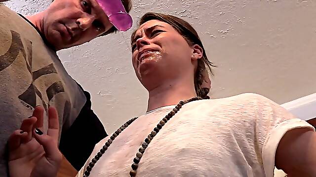 Submissive Girlfriend messy deep-throat gasping With Huge Dildo