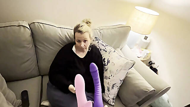 Just a Stetpmom Bod Taking a Full Load After Sucking Cock and Playing with a Dildo