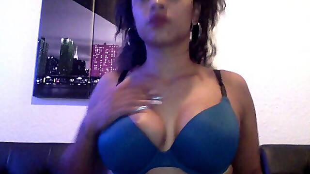 Sexy Porsha Carrera plays with Dildo and SQUIRTS