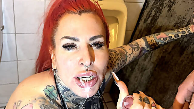 Anal Sex in the Mens Toilet!!!