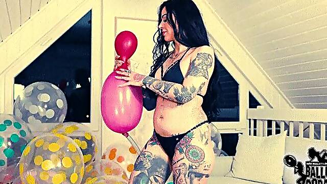 Natalie - WB 28 Longneck pump to pop 4K UHD Version