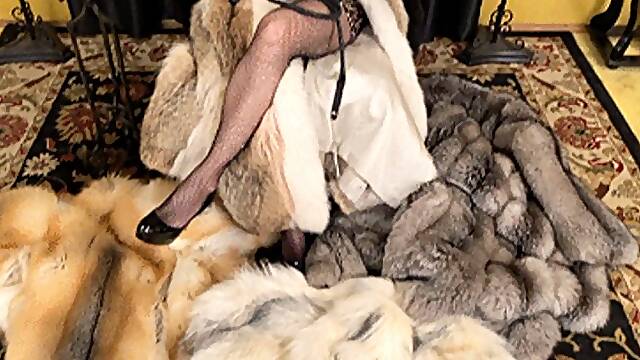 Cruella Vs Robinhood (MP4 HD)