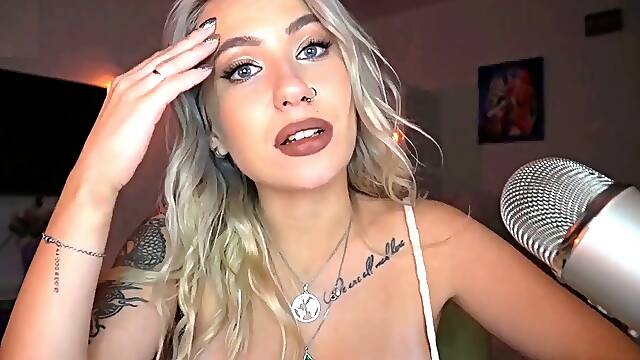 ASMR sex-positive gal gives you a blow-job as a thank you (Roleplay)